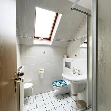 Vintage-wohnung Mit Wintergarten *
