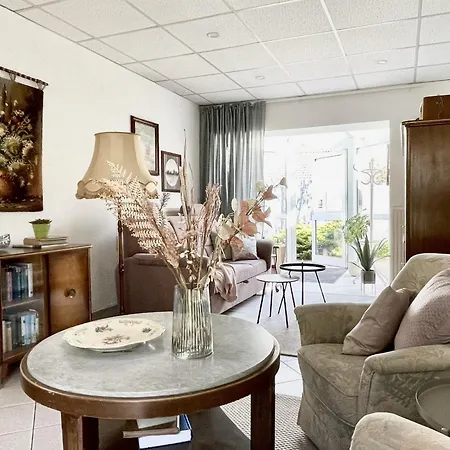 Vintage-wohnung Mit Wintergarten