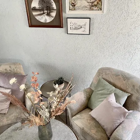 Vintage-wohnung Mit Wintergarten Apartamento *